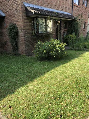 Nice 3-bed House In Farnham Royal Slough