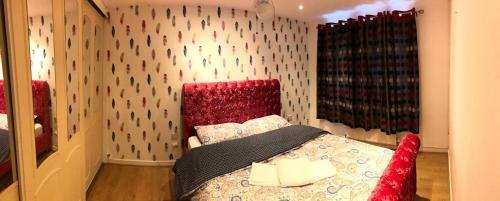 Nice 3-bed House In Farnham Royal Slough