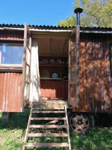Stargazer Shepherds Hut A Warm And Cosy Getaway