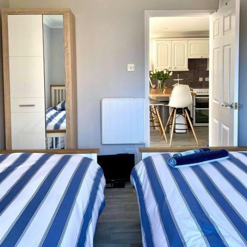 Captivating 2-bed Villa In Millendreath Near Looe