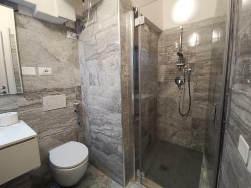 Vicolo Leoni 2brd Apartment