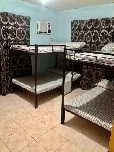 Hostal Rose And Fer Transient House