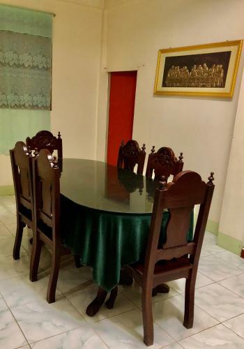 Hostal Rose And Fer Transient House