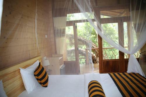 Hotel Eco Village