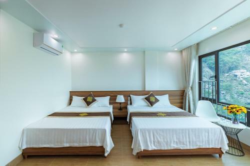 Dzung Lai Bay View Hotel