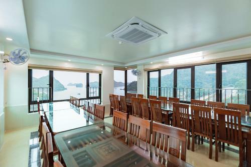 Dzung Lai Bay View Hotel