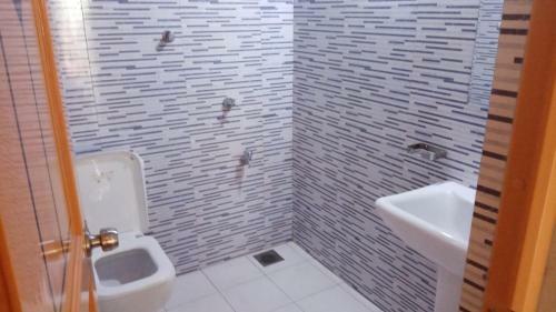Hostal Sanalee Guest