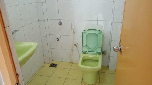 Hostal Sanalee Guest