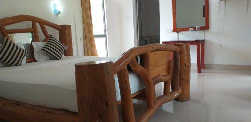 Hotel Hasthi Lake Resort