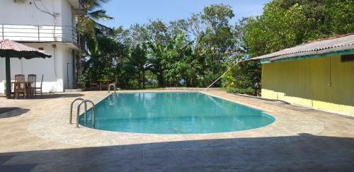 Hotel Hasthi Lake Resort