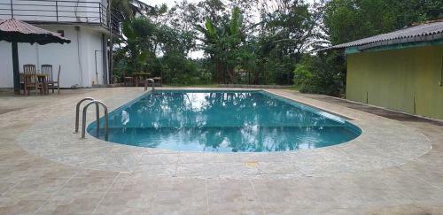 Hotel Hasthi Lake Resort
