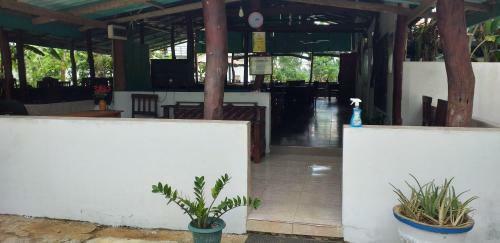 Hotel Hasthi Lake Resort