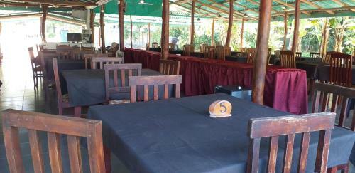 Hotel Hasthi Lake Resort