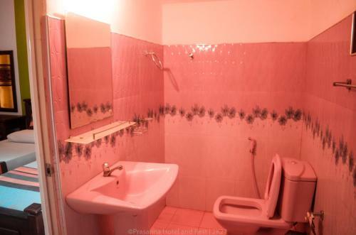 Hostal Prasanna Hotel & Rest