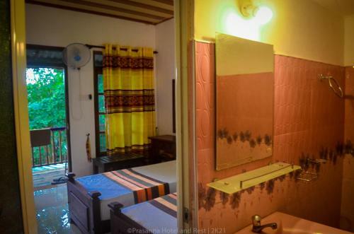 Hostal Prasanna Hotel & Rest