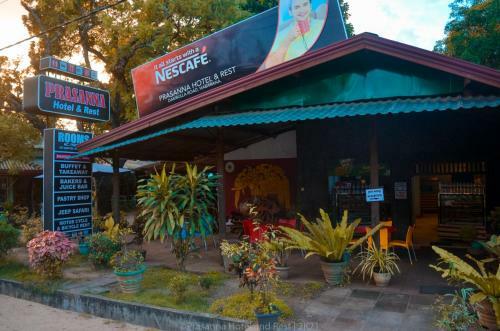 Hostal Prasanna Hotel & Rest