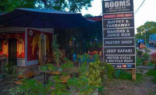 Hostal Prasanna Hotel & Rest