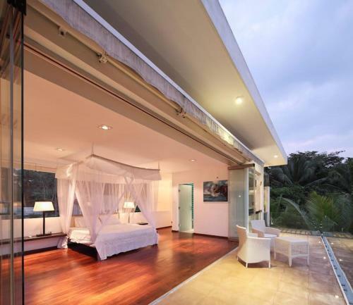 Modern Luxury River-villa