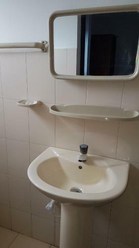 Hostal Geesh Residence -rooms In Jaffna