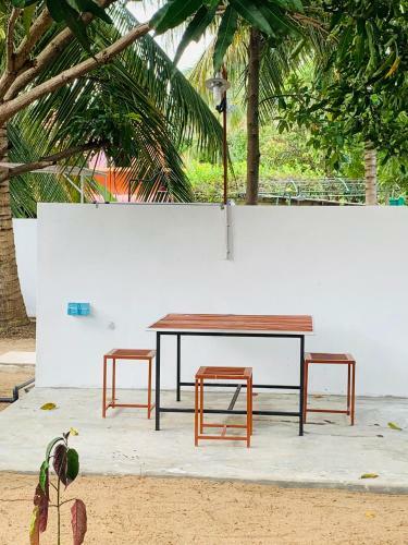 Hostal Aaruthraa Villa