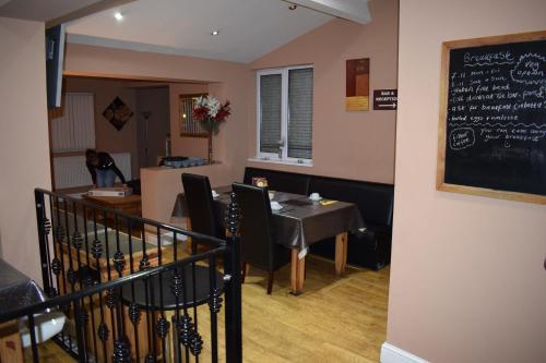 Hotel Coastal Park Accommodation & Grill