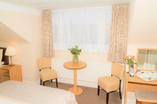 Kingston Theatre Hotel