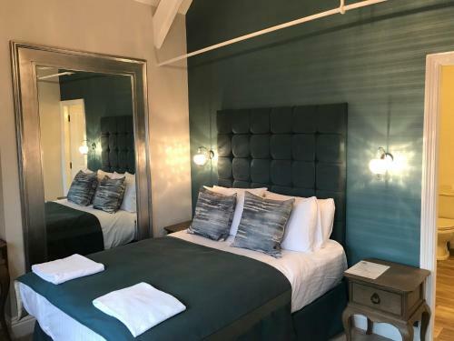 Hostal St.lawrence Hotel