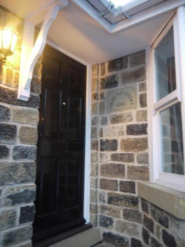 Dimple Well Lodge Hotel