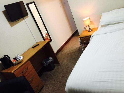 Hostal Claremont Hotel