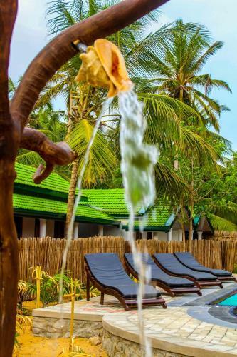Hotel Ruveesha Beach Resort