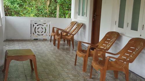 Anura Home Stay