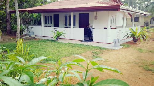 Anura Home Stay