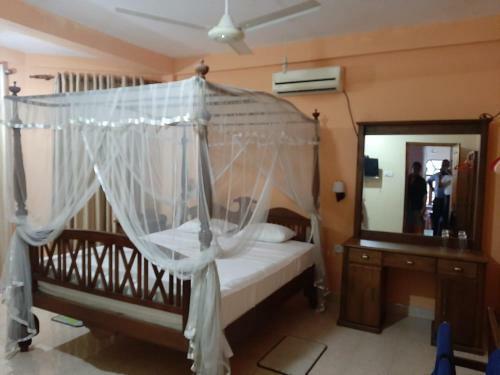 Hostal The Golden Residence