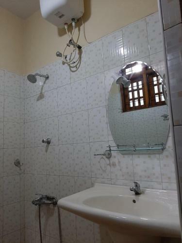 Hostal The Golden Residence