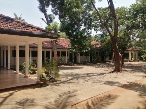 Hostal Siriliya Rest