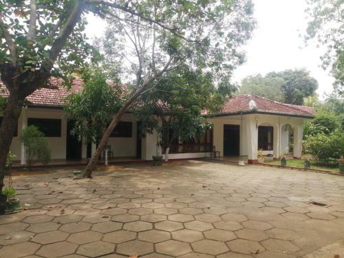 Hostal Siriliya Rest