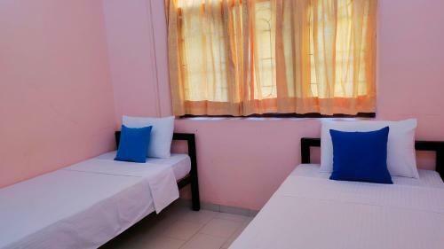 Hostal Airport Residence Inn