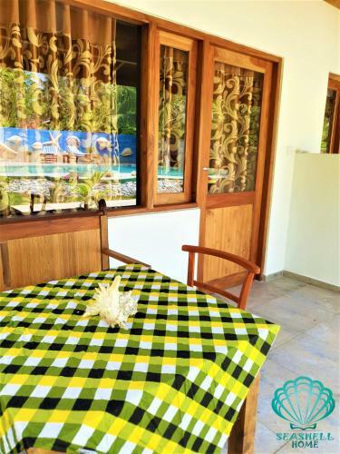 Hostal Seashells Guest House