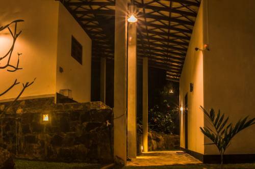 Hotel Garcinia Leaf