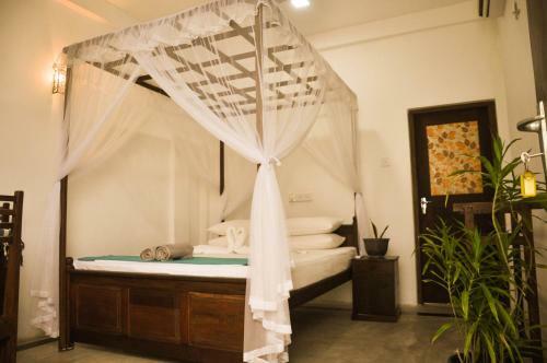 Bed & Breakfast Gem Light Guest House Hikkaduwa