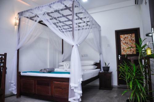 Bed & Breakfast Gem Light Guest House Hikkaduwa