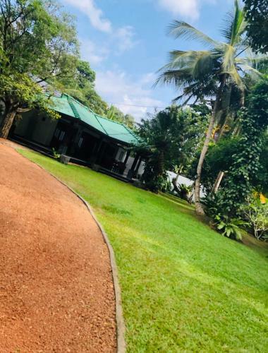 Hostal Ebony Garden