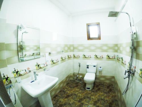 Scenery River Star Hotel