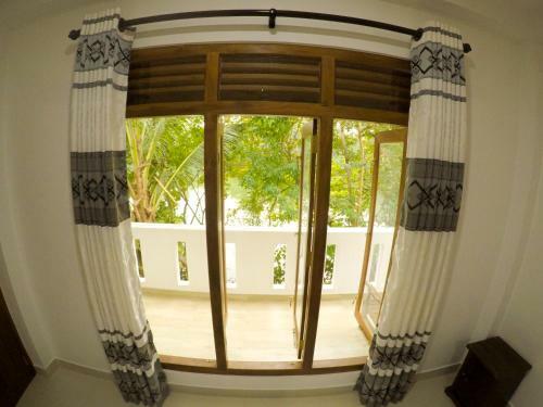 Scenery River Star Hotel