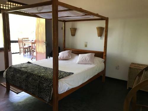 Hostal Poppy Garden Villa