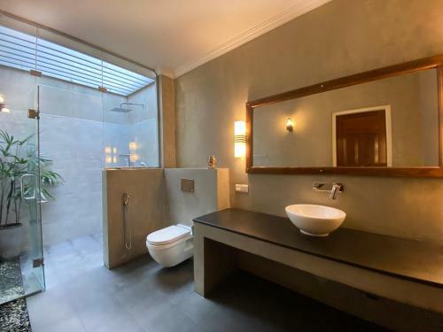 Hostal Ela House