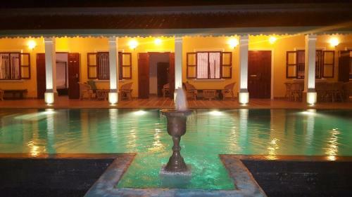 Hostal Ela House