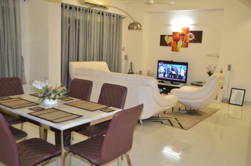 Atrium - Iconic Apartment