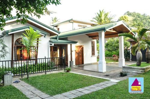 Surathura Homestay