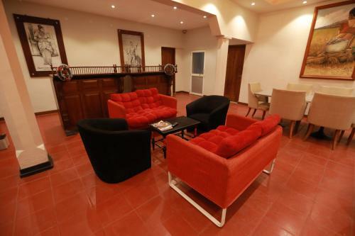 Hotel Earl's Red Kurunegala